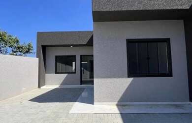 Imagem: A casa possui 2 Dormitórios, 1 Banheiro e está localizado