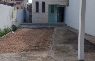 Imagem: A casa possui 2 Dormitórios, 2 Banheiros e 1 Vaga na garagem