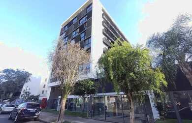 Imagem: O apartamento possui 1 Dormitório, 1 Banheiro, 1 Vaga na garagem