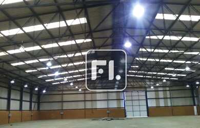 Imagem: O depósito possui 5 Vagas na garagem, 3.858m² de Área e