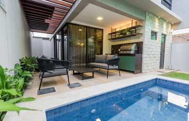 Imagem: A casa em condomínio possui 3 Dormitórios, 5 Banheiros, 2