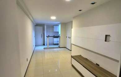 Imagem: O apartamento possui 3 Dormitórios, 1 Banheiro, 2 Vagas na