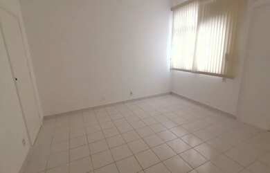 Imagem: O depósito para alugar possui e está localizado em Tijuca