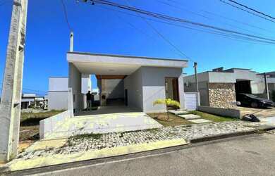 Imagem: A casa em condomínio à venda possui 3 Dormitórios, 3 Banheiros