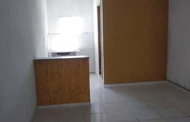 Imagem: A casa possui 1 Dormitório, 1 Banheiro e está localizado