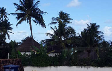 Imagem: A casa possui 2 Dormitórios e 1 Banheiro e está localizado