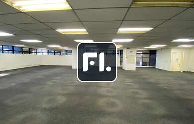 Imagem: O depósito possui 5 Vagas na garagem, 500m² de Área e está