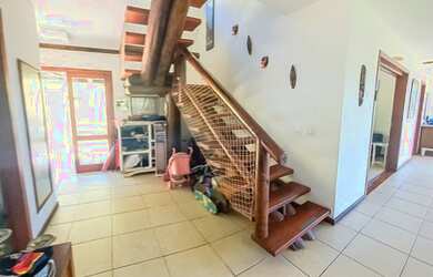 Imagem: A casa possui 2 Dormitórios, 3 Banheiros, 2 Vagas na garagem