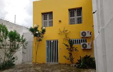 Imagem: A casa possui 4 Dormitórios, 4 Banheiros e está localizado