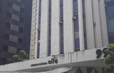 Imagem: O depósito possui 4 Vagas na garagem, 150m² de Área e está