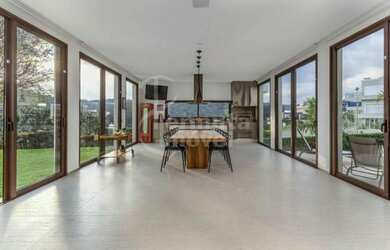 Imagem: Casa para venda com 600m², 4 suítes, piscina e ar condicionado