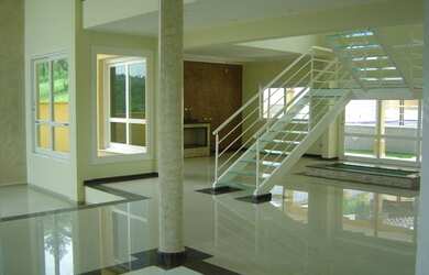 Imagem: A casa em condomínio possui 5 Dormitórios, 5 Banheiros, 5