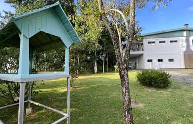 Imagem 6: Casa na beira do rio, raridade