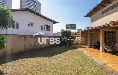 Imagem: A casa possui 4 Dormitórios, 2 Banheiros, 2 Vagas na garagem