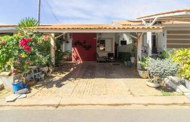 Imagem: A casa em condomínio possui 3 Dormitórios, 2 Banheiros, 2