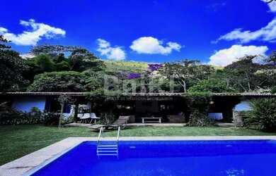 Imagem: A casa em condomínio possui 4 Dormitórios, 5 Banheiros, 5