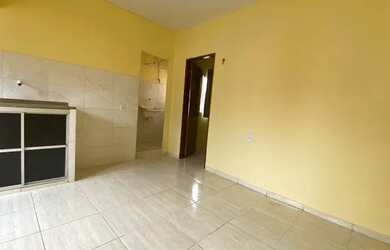 Imagem: A casa possui 1 Dormitório, 1 Banheiro e está localizado