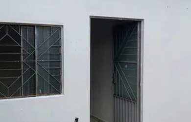 Imagem: A casa possui 3 Dormitórios, 2 Banheiros e está localizado