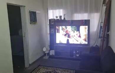 Imagem: A casa e possui 2 Dormitórios, 1 Banheiro, 51-0m² de Área