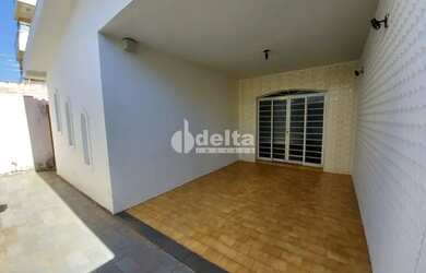 Imagem: Casa para aluguel, 3 quartos, 1 suíte, 3 vagas, Saraiva - Uberlândia/MG
