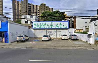 Imagem: O depósito possui 5 Vagas na garagem, 215m² de Área e está