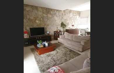 Imagem 5: Casa em Franca. 221m² de Área, 2 Vagas na garageme4 Dormitórios