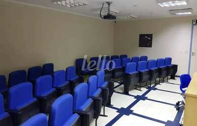 Imagem: A casa possui 2 Banheiros, 2 Vagas na garagem, 300m² de Área