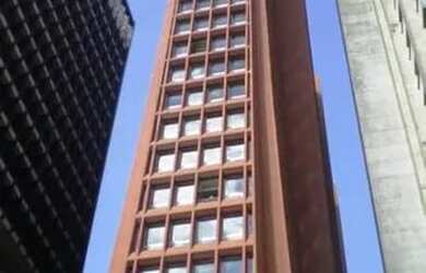 Imagem: O depósito possui 5 Vagas na garagem, 694m² de Área e está