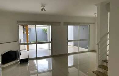 Imagem: A casa em condomínio possui 3 Dormitórios, 3 Banheiros, 2