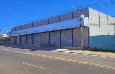 Imagem: O depósito possui 1.050m² de Área e está localizado em