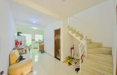 Imagem: A casa possui 3 Dormitórios, 2 Banheiros, 2 Vagas na garagem