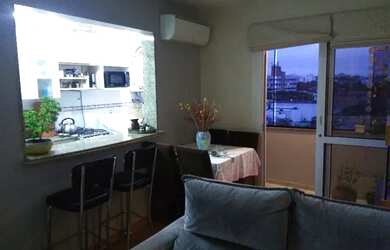 Imagem: O apartamento possui 2 Dormitórios, 1 Banheiro, 1 Vaga na garagem