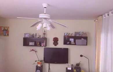 Imagem: A casa possui 2 Dormitórios, 2 Banheiros, 2 Vagas na garagem