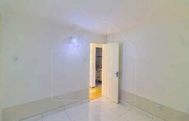 Imagem: A casa possui 4 Dormitórios, 2 Banheiros, 2 Vagas na garagem