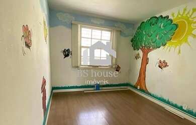 Imagem: O depósito possui 3 Vagas na garagem, 166m² de Área e está