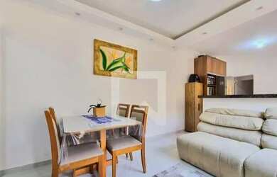 Imagem: A casa possui 4 Dormitórios, 2 Banheiros, 2 Vagas na garagem