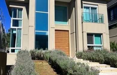 Imagem: A casa em condomínio possui 4 Dormitórios, 4 Banheiros, 5