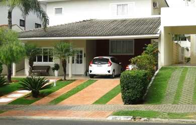 Imagem: A casa em condomínio possui 4 Dormitórios, 5 Banheiros, 4