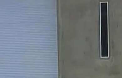 Imagem: A casa possui 3 Dormitórios, 2 Banheiros, 1 Vaga na garagem