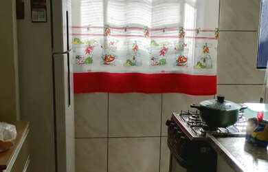 Imagem: O apartamento possui 2 Dormitórios, 1 Banheiro, 2 Vagas na