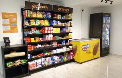 Imagem: O apartamento possui 1 Dormitório, 1 Banheiro, 2 Vagas na garagem