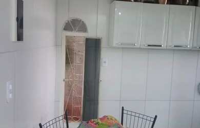 Imagem 6: Vendo uma ótima casa. Varanda, 1 Banheiroe2 Dormitórios