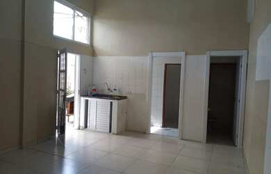 Imagem: O depósito à venda possui e está localizado em Chácara