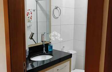 Imagem 15: Apartamento semimobiliado com 2 quartos uma vaga de garagem coberta e...