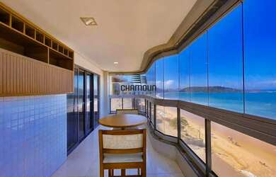 Imagem: O apartamento possui 4 Dormitórios, 4 Banheiros, 2 Vagas na