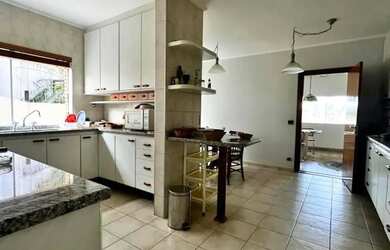 Imagem 11: Casa Para Locacao de 304m² Com 03 Dormitorios Sendo 1 Suite e 5 Vagas...