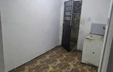 Imagem 3: Aluga- se casa. 1 Banheiroe2 Dormitórios