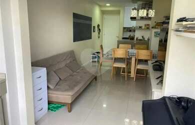 Imagem: O apartamento possui 3 Dormitórios, 2 Banheiros, 1 Vaga na