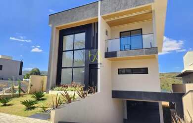 Imagem: A casa em condomínio possui 4 Dormitórios, 5 Banheiros, 5