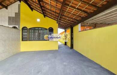 Imagem: A casa possui 2 Dormitórios, 2 Banheiros, 2 Vagas na garagem